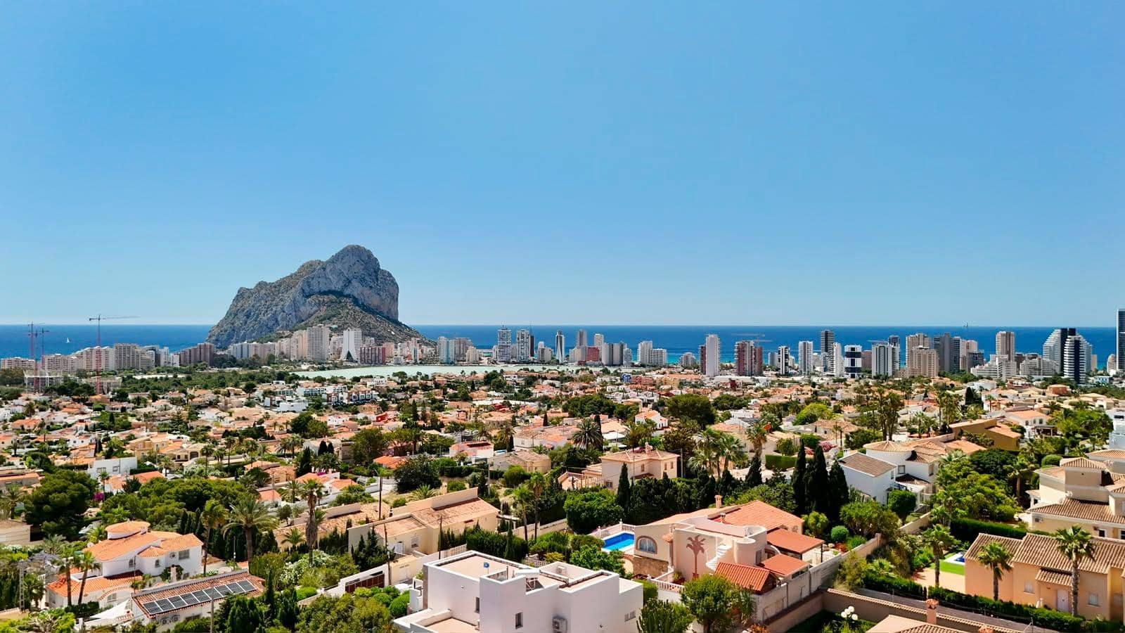 8 bedroom Villa for sale in Calpe / Calp with garage - € 2,500,000 (Ref: 9865308)