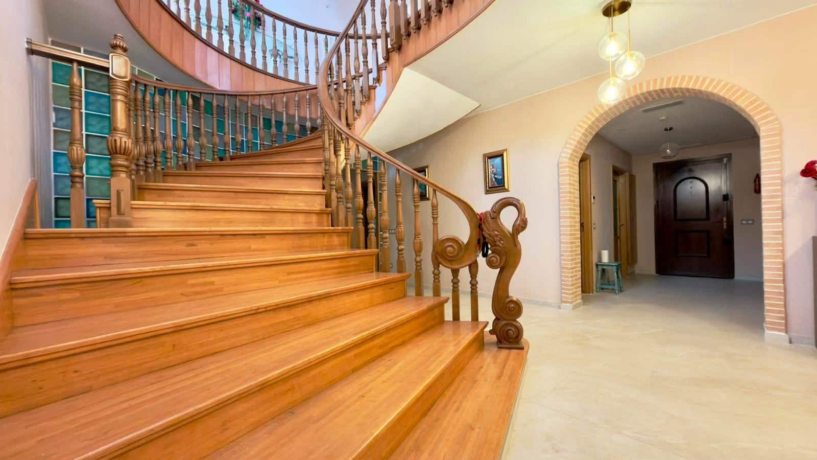 8 bedroom Villa for sale in Calpe / Calp with garage - € 2,500,000 (Ref: 9865308)