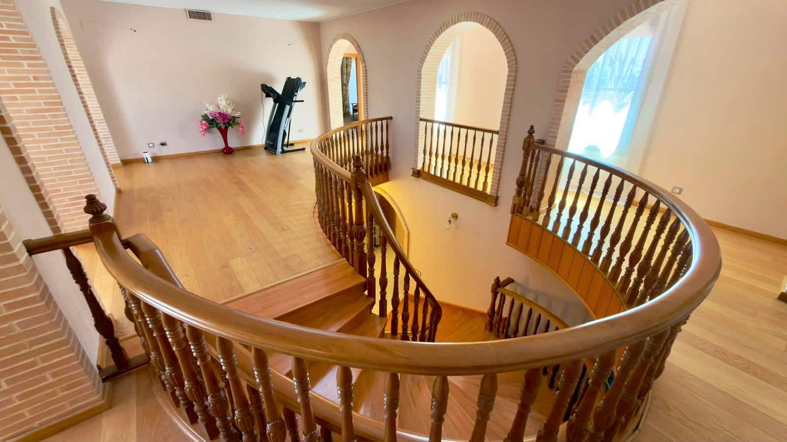 8 bedroom Villa for sale in Calpe / Calp with garage - € 2,500,000 (Ref: 9865308)