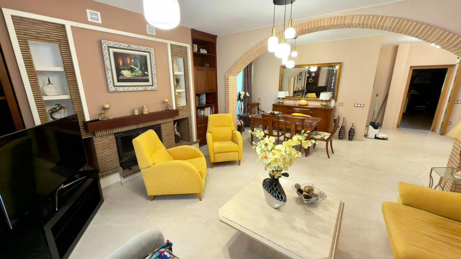 8 bedroom Villa for sale in Calpe / Calp with garage - € 2,500,000 (Ref: 9865308)