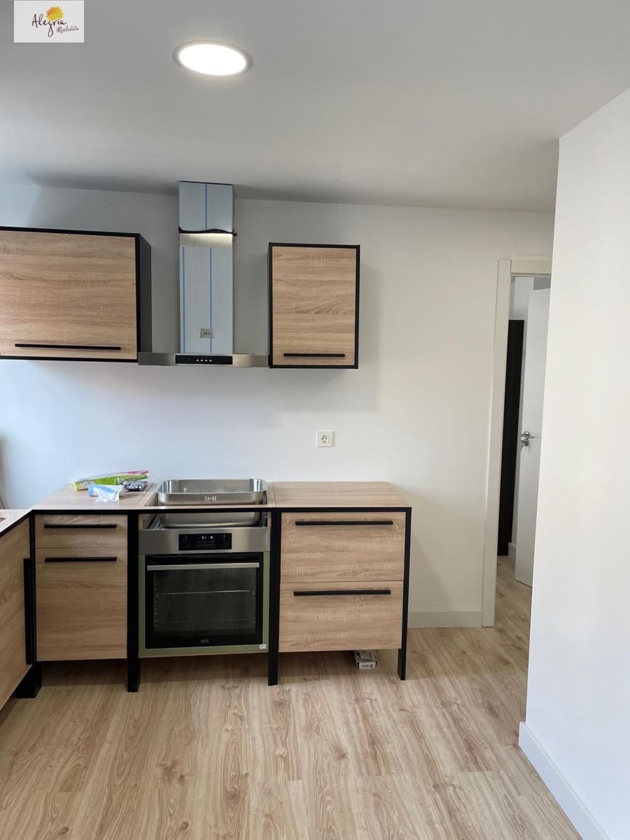 3 bedroom Apartment for sale in Valencia city - € 165,000 (Ref: 9876531)