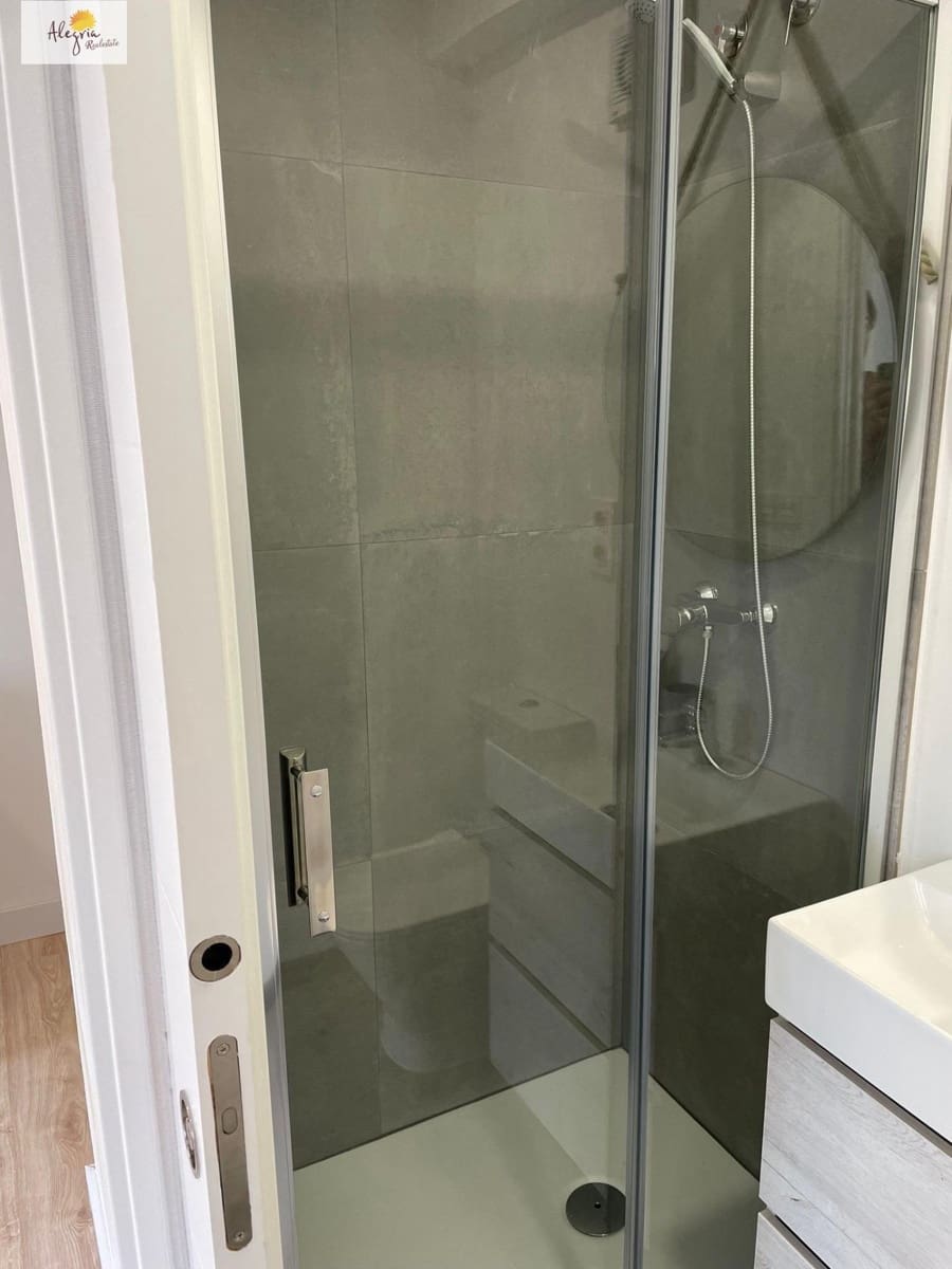 3 bedroom Apartment for sale in Valencia city - € 165,000 (Ref: 9876531)