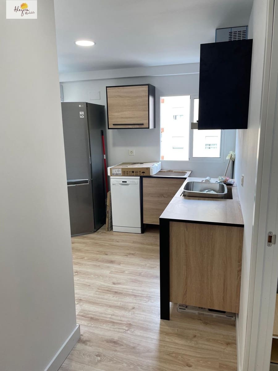 3 bedroom Apartment for sale in Valencia city - € 165,000 (Ref: 9876531)