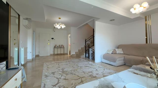 3 makuuhuone Rivitalo myytävänä paikassa San Juan de Alicante / Sant Joan d'Alacant mukana uima-altaan 
autotalli - 620 000 € (Ref: 9882009)