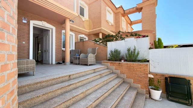 3 makuuhuone Rivitalo myytävänä paikassa San Juan de Alicante / Sant Joan d'Alacant mukana uima-altaan 
autotalli - 620 000 € (Ref: 9882009)