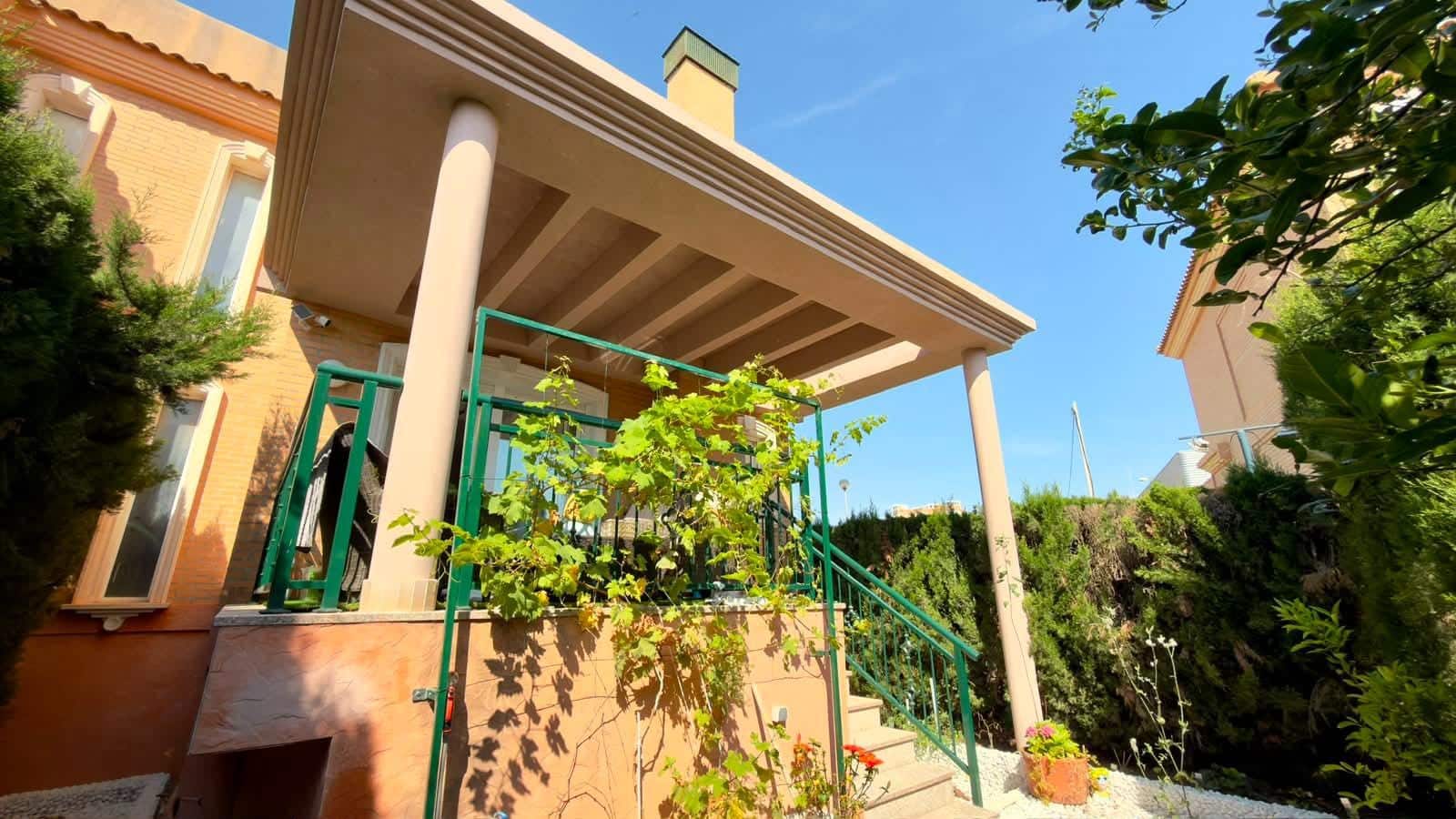 3 slaapkamer Rijtjeshuis te koop in San Juan de Alicante / Sant Joan d'Alacant met zwembad garage - € 620.000 (Ref: 9882009)
