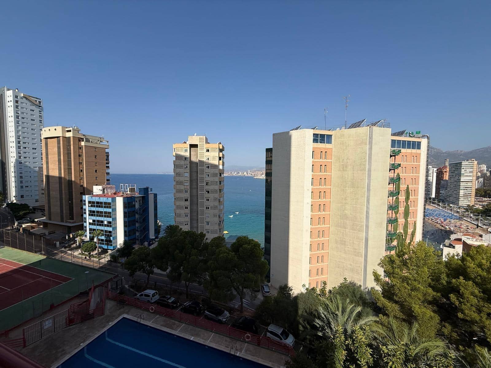 3 sypialnia Mieszkanie na sprzedaż w Benidorm z basenem - 375 000 € (Ref: 9882010)