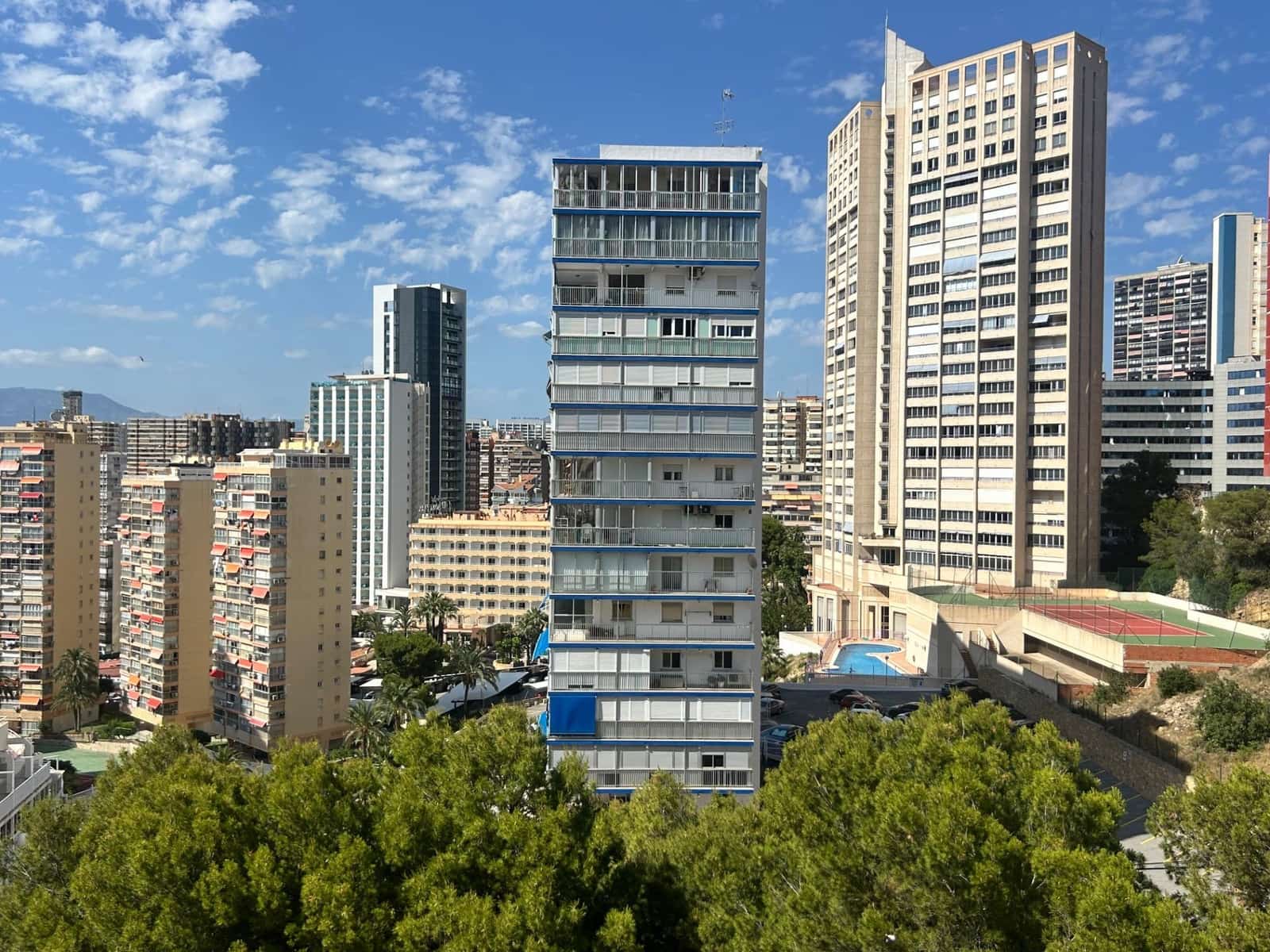 3 sypialnia Mieszkanie na sprzedaż w Benidorm z basenem - 375 000 € (Ref: 9882010)