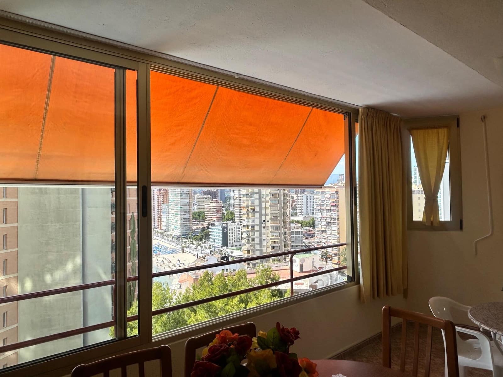 3 sypialnia Mieszkanie na sprzedaż w Benidorm z basenem - 375 000 € (Ref: 9882010)