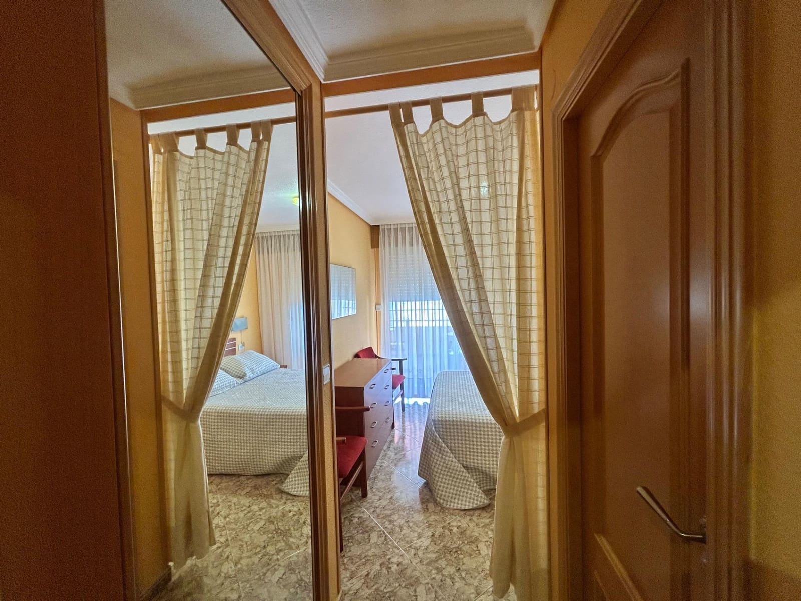 3 sypialnia Mieszkanie na sprzedaż w Benidorm z basenem - 375 000 € (Ref: 9882010)