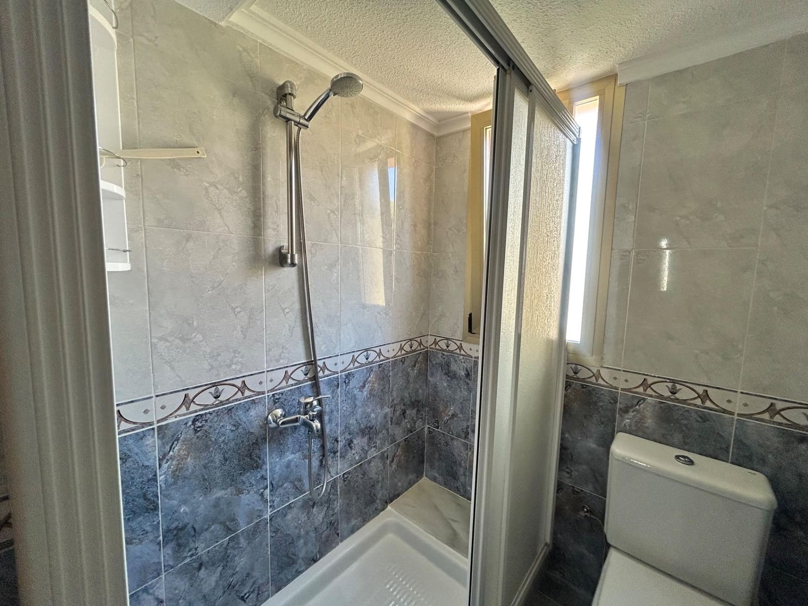 3 sypialnia Mieszkanie na sprzedaż w Benidorm z basenem - 375 000 € (Ref: 9882010)