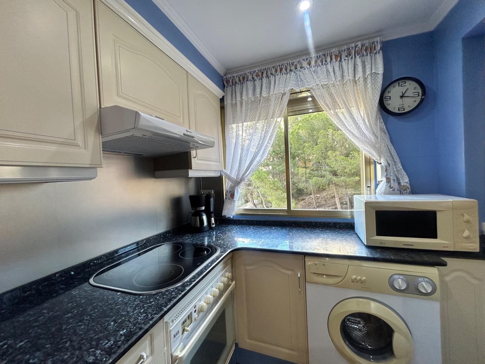 3 sypialnia Mieszkanie na sprzedaż w Benidorm z basenem - 375 000 € (Ref: 9882010)