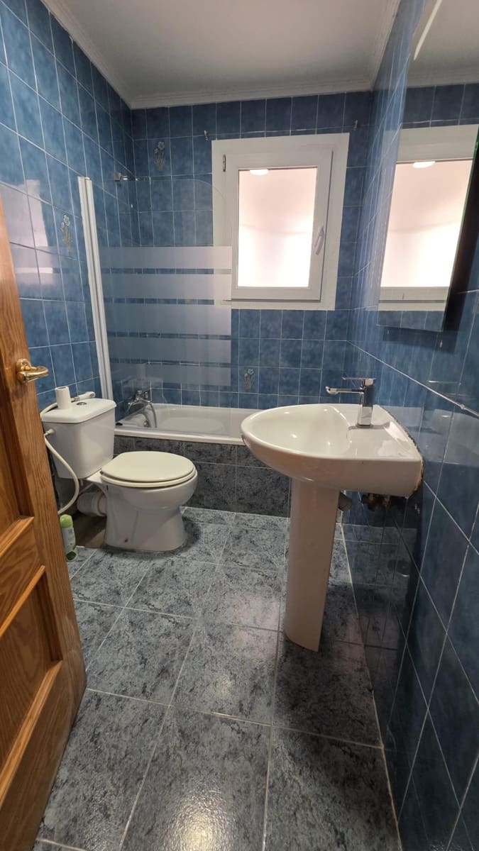 3 soveværelse Lejlighed til leje i Alicante by - € 850 (Ref: 9884931)