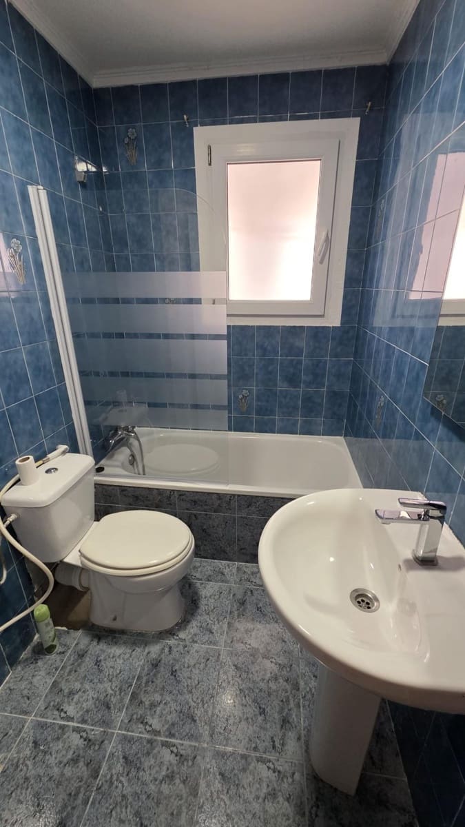 3 soveværelse Lejlighed til leje i Alicante by - € 850 (Ref: 9884931)