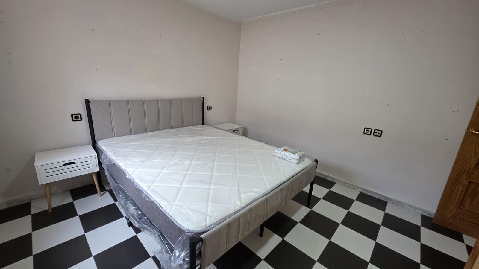 3 soveværelse Lejlighed til leje i Alicante by - € 850 (Ref: 9884931)