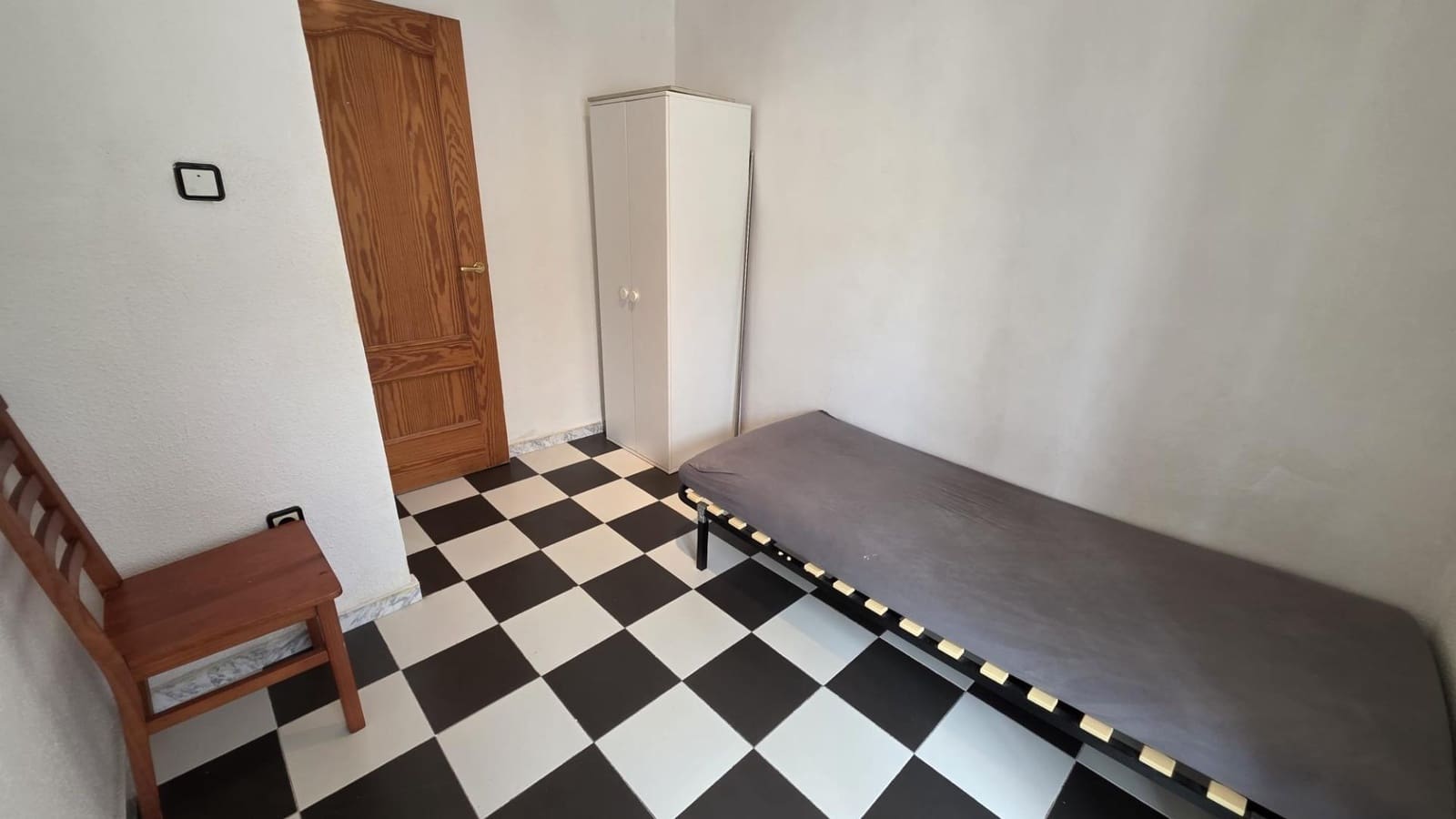3 soveværelse Lejlighed til leje i Alicante by - € 850 (Ref: 9884931)