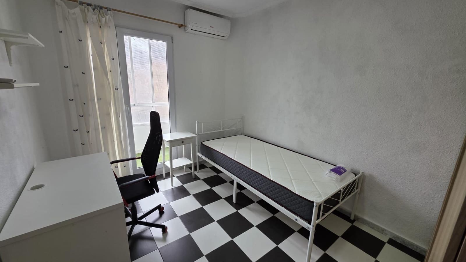 3 soveværelse Lejlighed til leje i Alicante by - € 850 (Ref: 9884931)