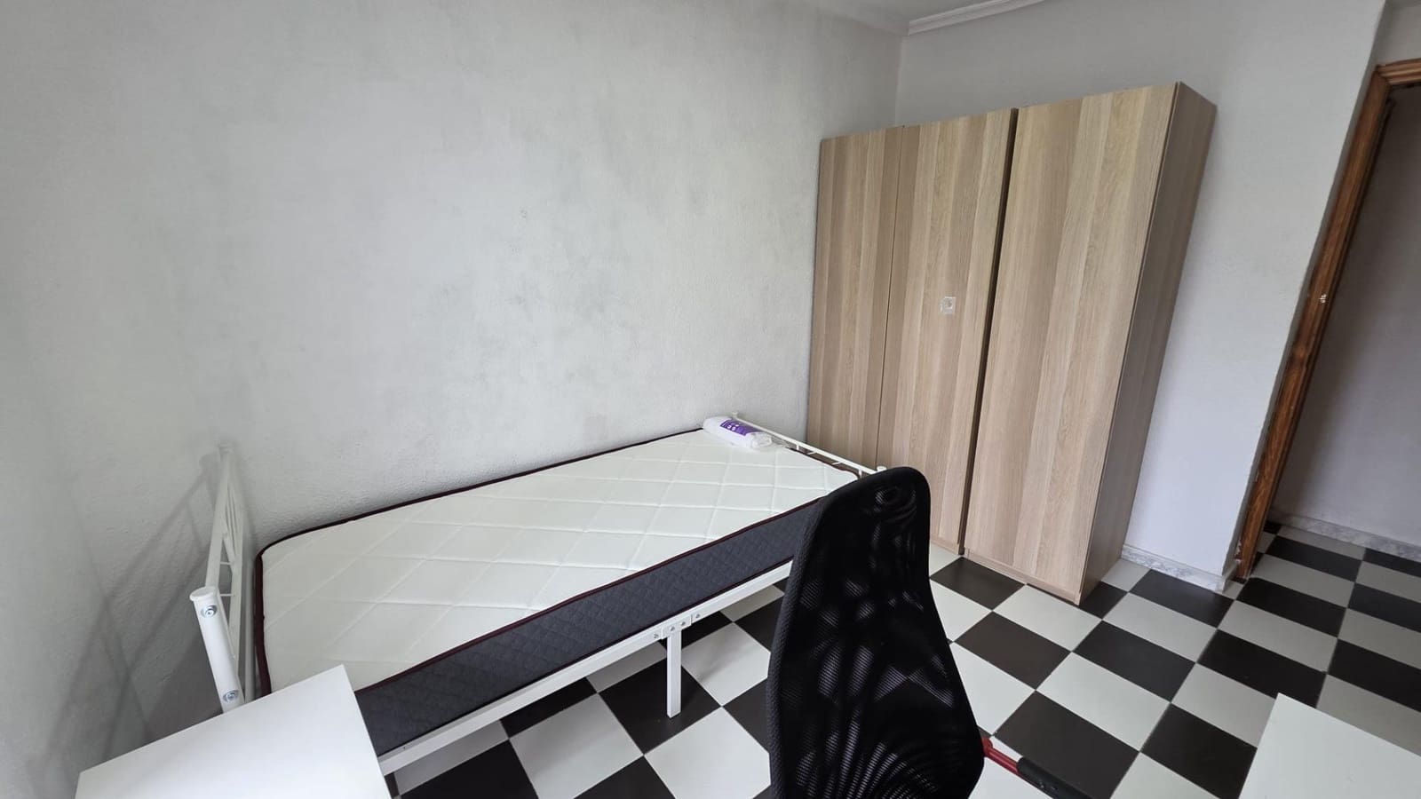 3 soveværelse Lejlighed til leje i Alicante by - € 850 (Ref: 9884931)