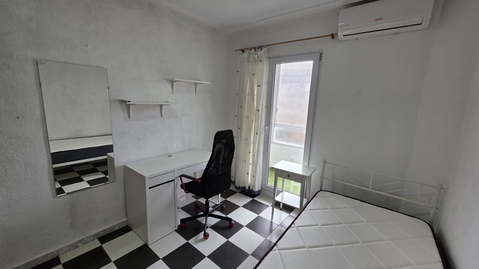 3 soveværelse Lejlighed til leje i Alicante by - € 850 (Ref: 9884931)