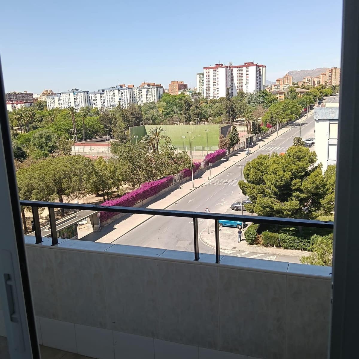 3 bedroom Flat for rent in Alicante / Alacant city - € 900 (Ref: 9884932)