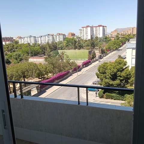 Appartement de 3 chambres à louer à Alicante ville - 900 € (Ref: 9884932)