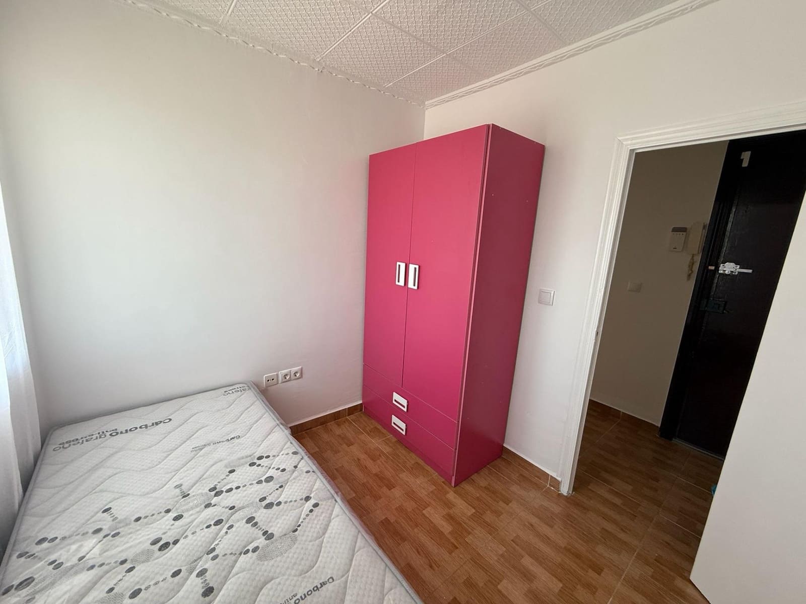 3 bedroom Flat for rent in Alicante / Alacant city - € 900 (Ref: 9884932)