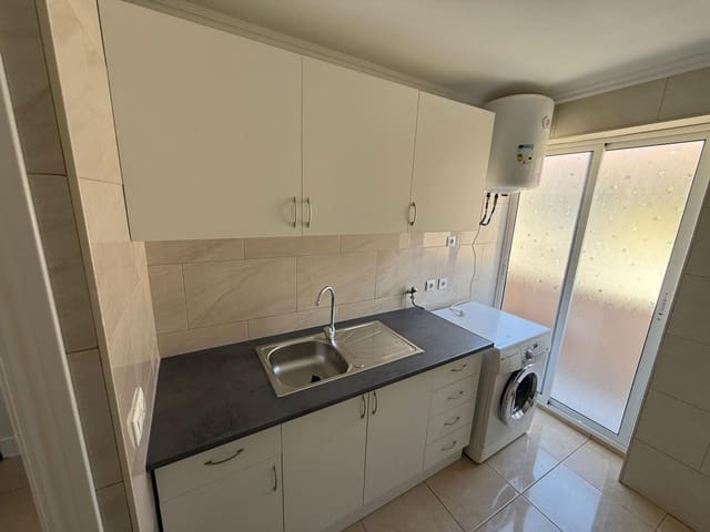 Appartement de 3 chambres à louer à Alicante ville - 900 € (Ref: 9884932)