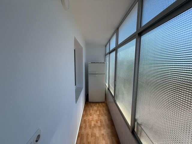 Appartement de 3 chambres à louer à Alicante ville - 900 € (Ref: 9884932)
