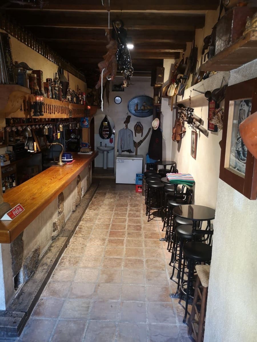 Kommersiell till salu i Moraira - 250 000 € (Ref: 9896437)