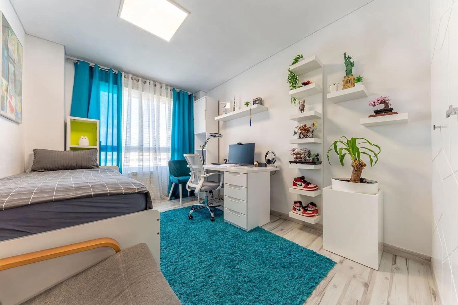 5 makuuhuone Kattohuoneisto myytävänä paikassa Playa de San Juan mukana uima-altaan 
autotalli - 990 000 € (Ref: 9898909)