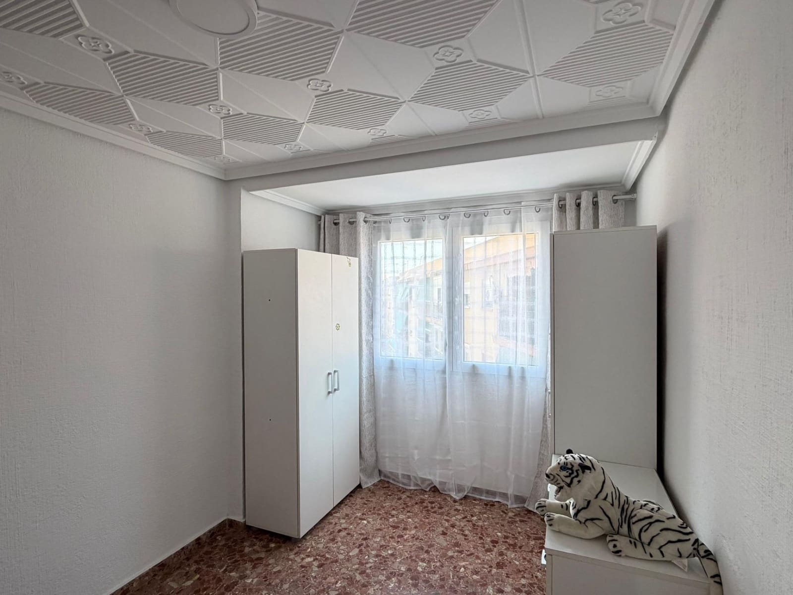 4 Zimmer Wohnung zu vermieten in Alicante / Alacant Stadt - 1.200 € (Ref: 9898911)