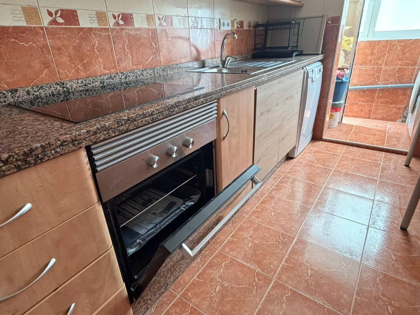 4 Zimmer Wohnung zu vermieten in Alicante / Alacant Stadt - 1.200 € (Ref: 9898911)