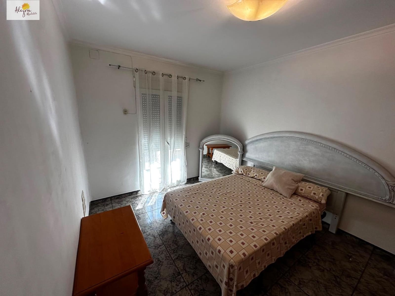 Apartamento de 3 habitaciones en Torrent en alquiler - 1.000 € (Ref: 9904075)