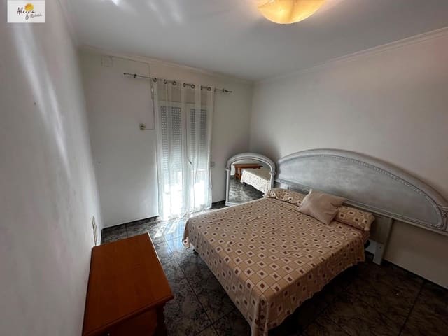 Apartamento de 3 habitaciones en Torrent en alquiler - 1.000 € (Ref: 9904075)