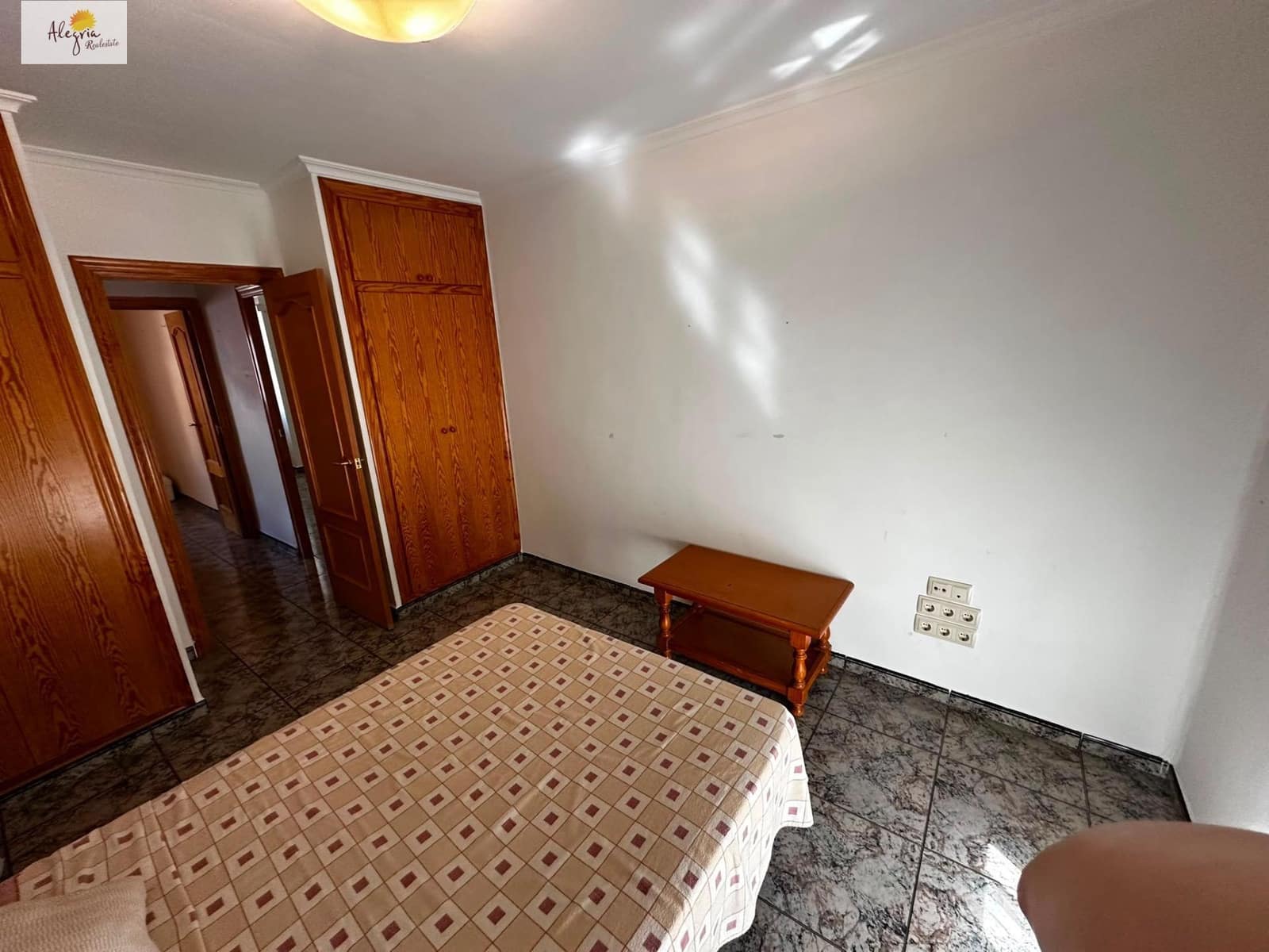 Apartamento de 3 habitaciones en Torrent en alquiler - 1.000 € (Ref: 9904075)