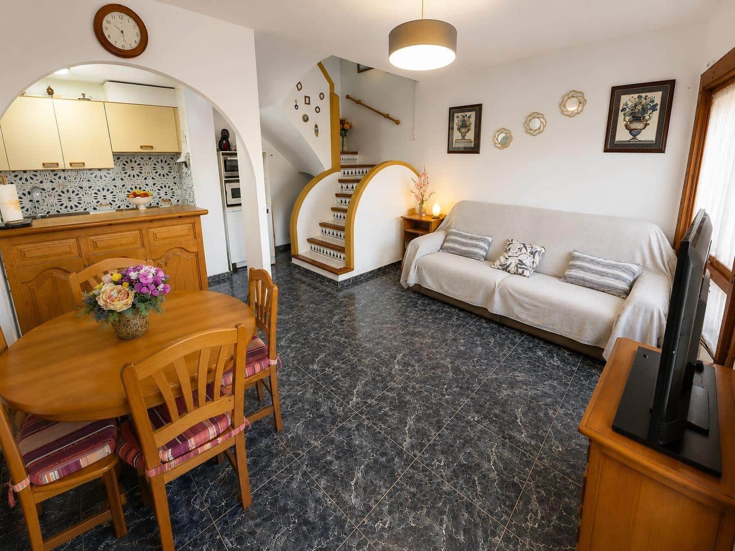 3 sovrum Radhus till salu i El Campello med pool - 284 900 € (Ref: 9913269)