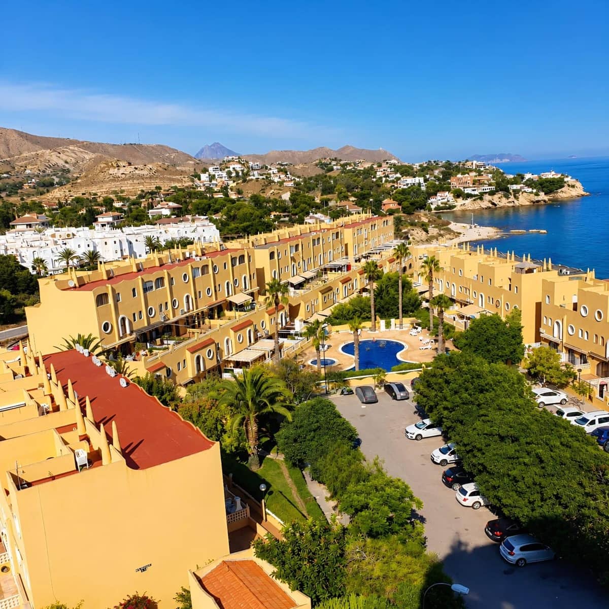 3 sovrum Radhus till salu i El Campello med pool - 284 900 € (Ref: 9913269)