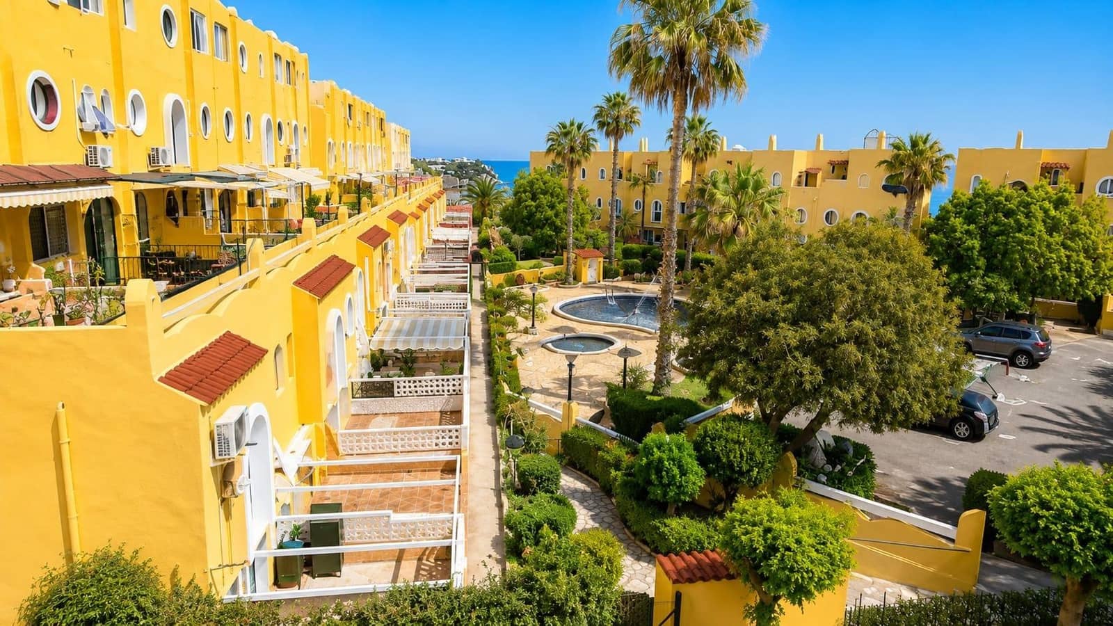 3 sovrum Radhus till salu i El Campello med pool - 284 900 € (Ref: 9913269)