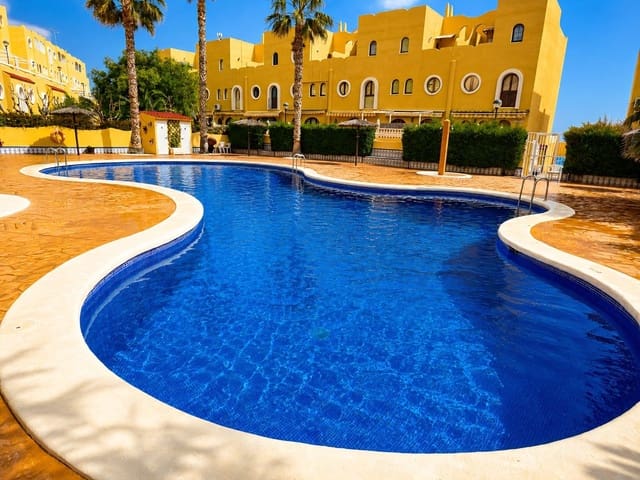 3 slaapkamer Rijtjeshuis te koop in El Campello met zwembad - € 284.900 (Ref: 9913269)