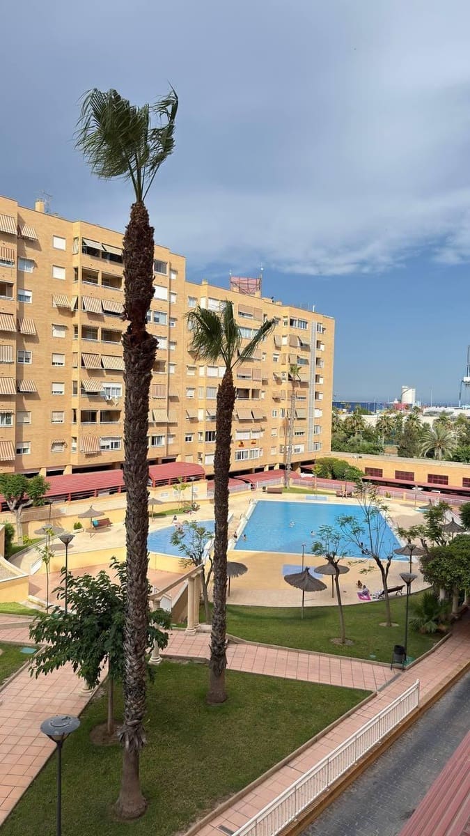 3 slaapkamer Flat te huur in Alicante stad met zwembad garage - € 1.350 (Ref: 9916971)