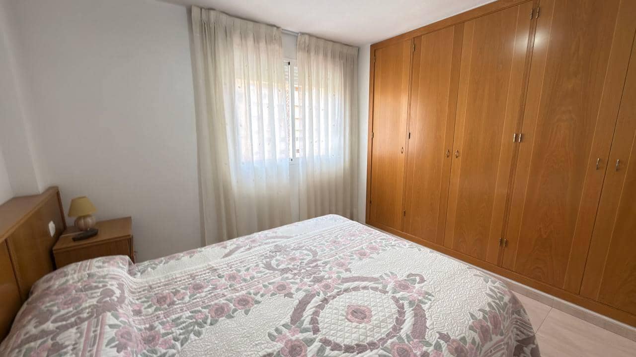 3 slaapkamer Flat te huur in Alicante stad met zwembad garage - € 1.350 (Ref: 9916971)