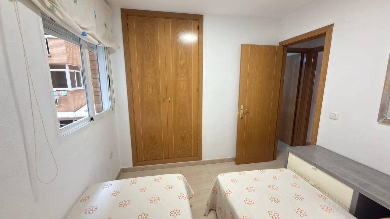 3 slaapkamer Flat te huur in Alicante stad met zwembad garage - € 1.350 (Ref: 9916971)