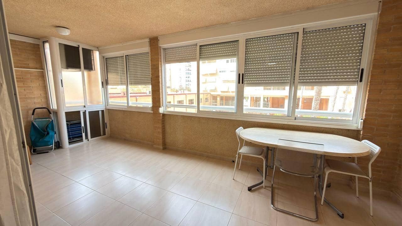3 slaapkamer Flat te huur in Alicante stad met zwembad garage - € 1.350 (Ref: 9916971)