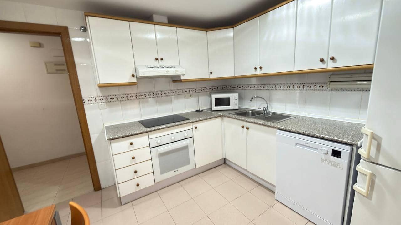 3 bedroom Flat for rent in Alicante / Alacant city with pool garage - € 1,350 (Ref: 9916971)