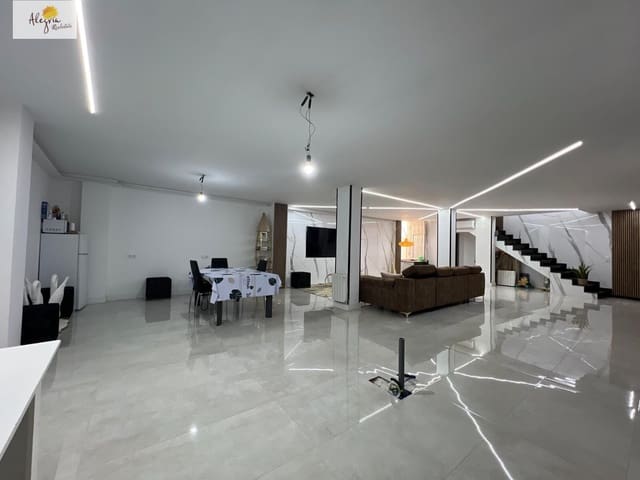 4 chambre Villa/Maison Mitoyenne à vendre à Puig - 480 000 € (Ref: 9920535)