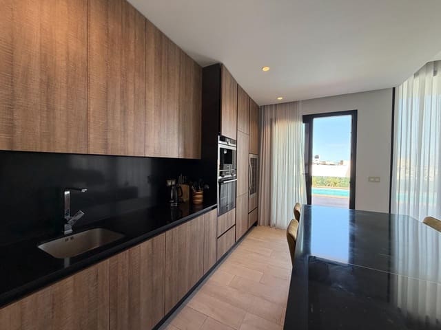 4 soverom Villa til salgs i Finestrat med svømmebasseng garasje - € 890 000 (Ref: 9920537)