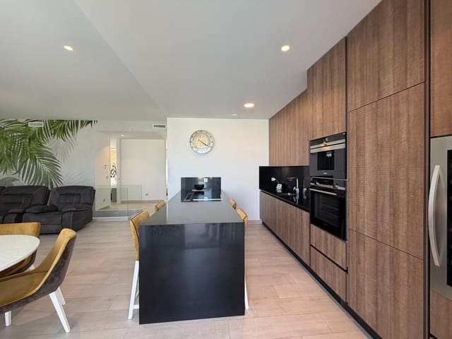4 soverom Villa til salgs i Finestrat med svømmebasseng garasje - € 890 000 (Ref: 9920537)