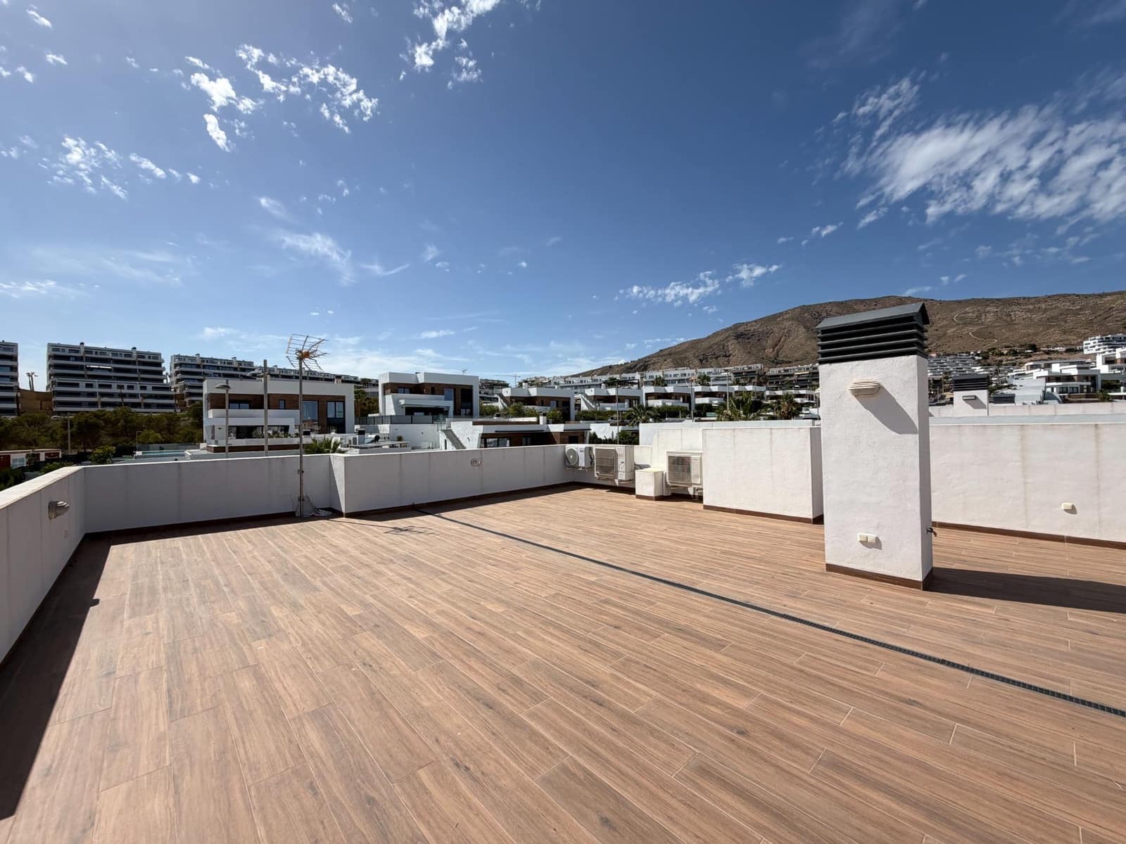 4 soverom Villa til salgs i Finestrat med svømmebasseng garasje - € 890 000 (Ref: 9920537)