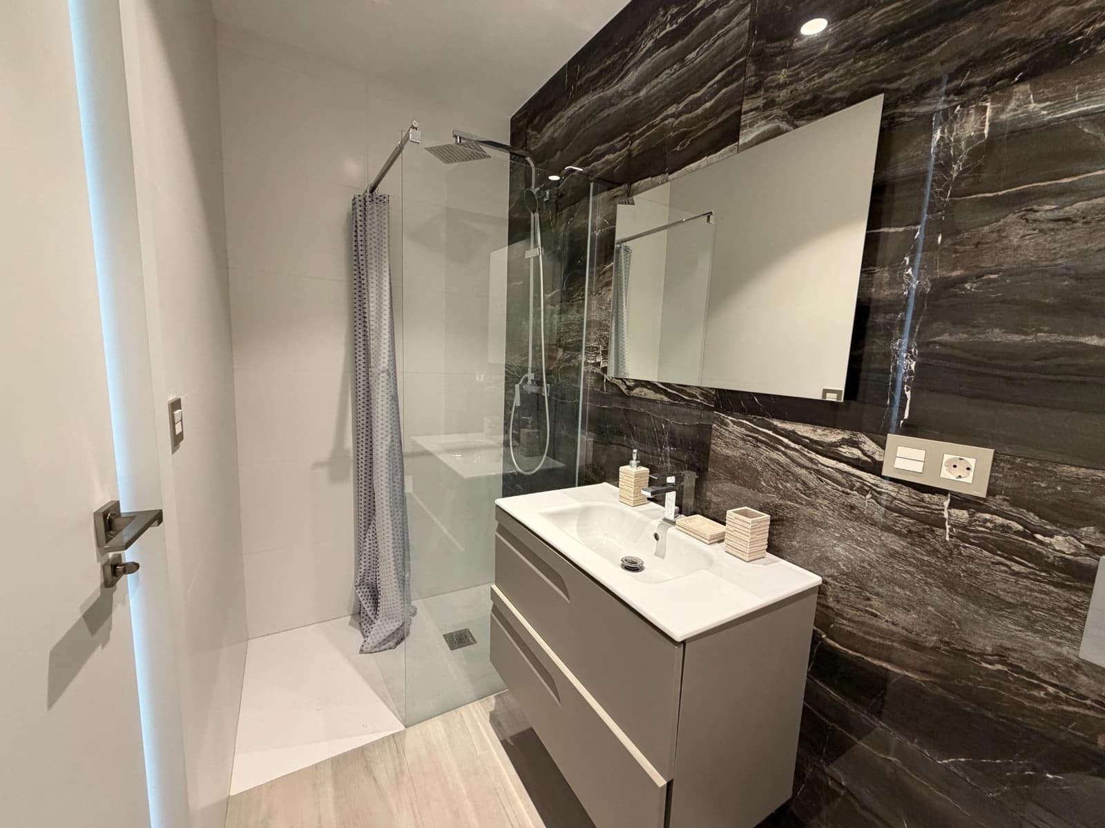 4 soverom Villa til salgs i Finestrat med svømmebasseng garasje - € 890 000 (Ref: 9920537)