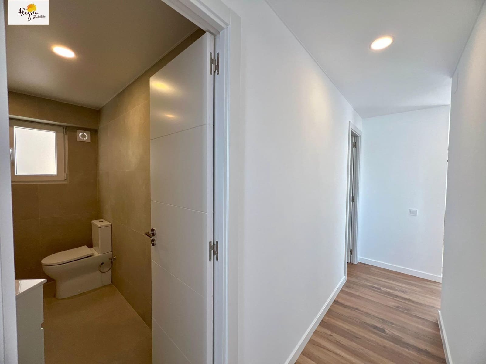 3 bedroom Penthouse for sale in Manises - € 235,000 (Ref: 9929487)